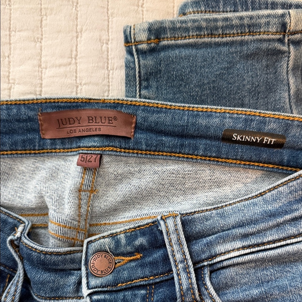 Judy Blue Light Wash Skinny Jeans - Picture 2 of 4